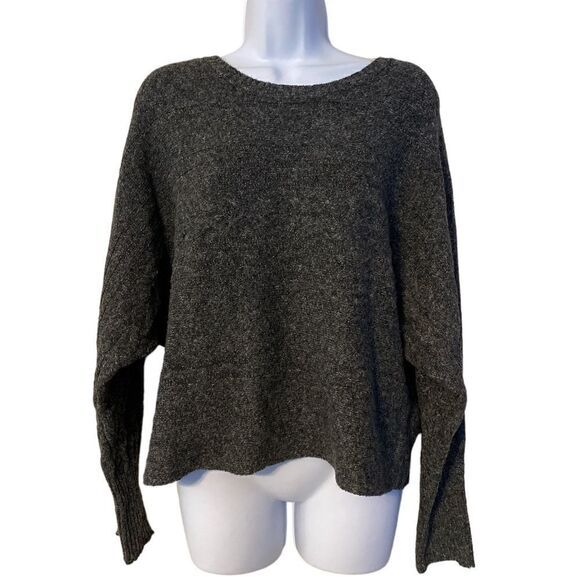 Pink Rose Cropped Gray Pullover Sweater - Picture 1 of 4